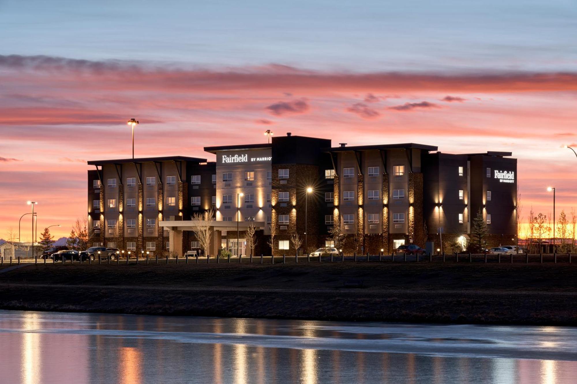 Fairfield Inn & Suites By Marriott Airdrie Eksteriør billede